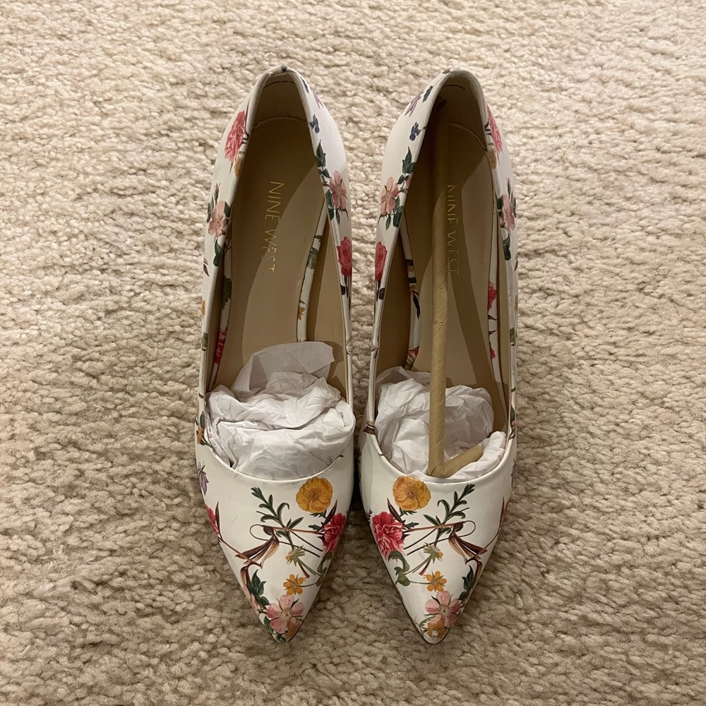 💛 Nine west flower white heels 6M